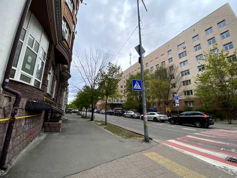комерційна за адресою Волоська вул., 50/38