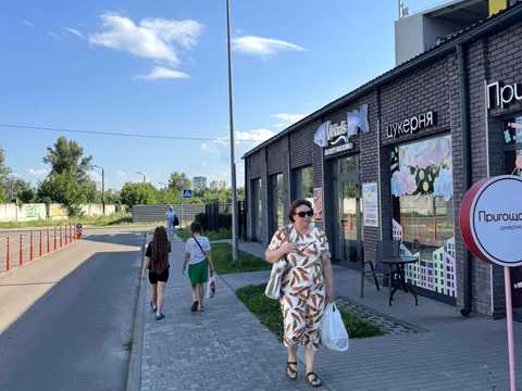 комерційна за адресою Березнева вул., 12