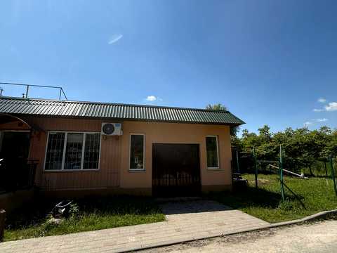 комерційна за адресою Володимира Івасюка вул., 44