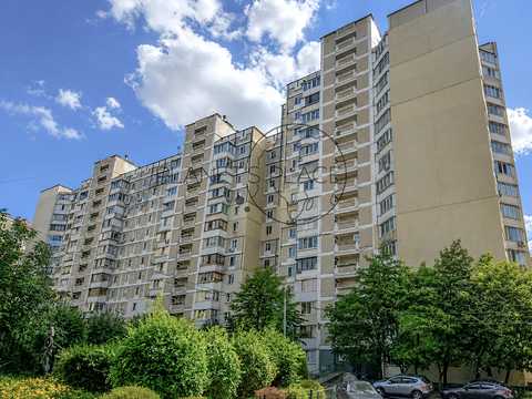 квартира за адресою Ревуцького вул., 7-А