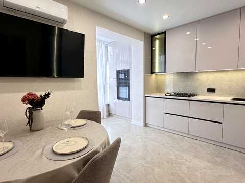 квартира за адресою Степана Бандери вул., 1-Б