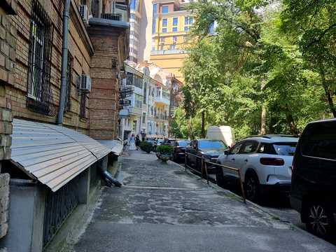 квартира за адресою Кропивницького вул., 18