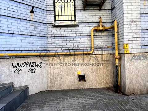 комерційна за адресою Турівська вул., 20