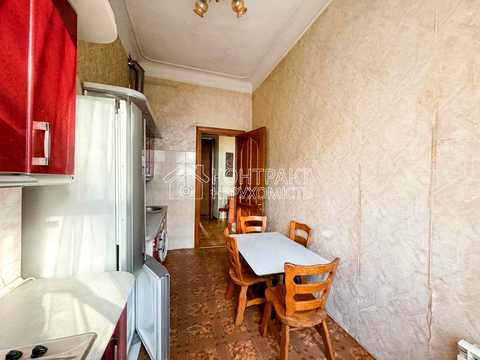квартира за адресою Куликівський узвіз (Революції), 14