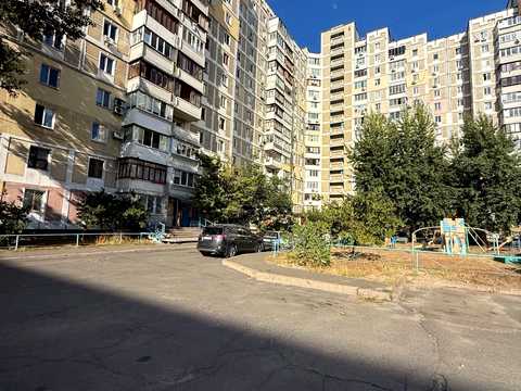 квартира за адресою Ревуцького вул., 44