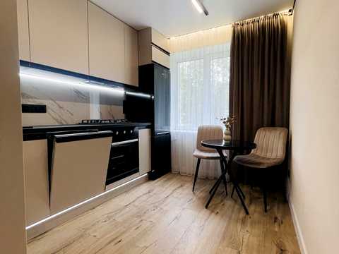 квартира за адресою Космонавтів просп., 71