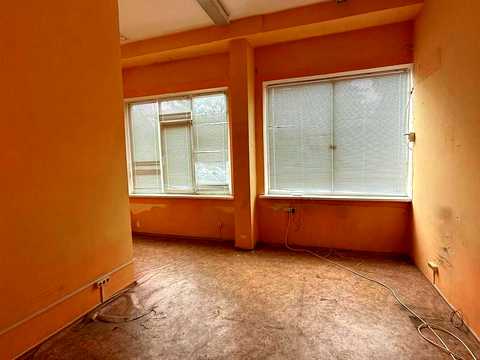комерційна за адресою Будівельників вул., 34