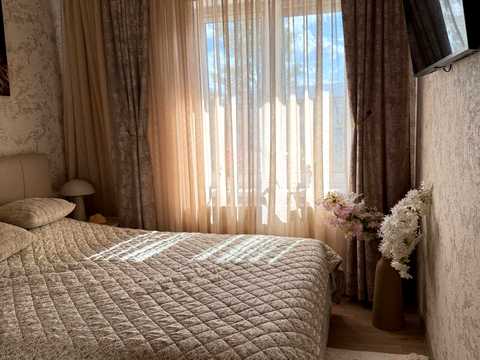 комерційна за адресою Садова вул., 1