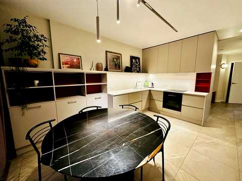 квартира за адресою Феодосійський пров., 12