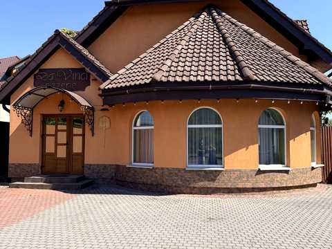 комерційна за адресою Івана Франка вул., 1
