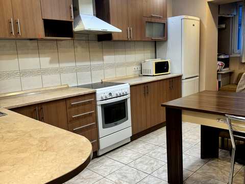 квартира за адресою Святошинська пл., 1