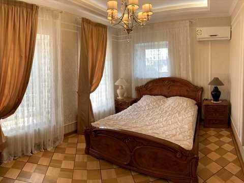 будинок за адресою Довга вул.