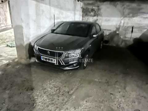 паркоместо по адресу Александра Конисского ул., 52-58