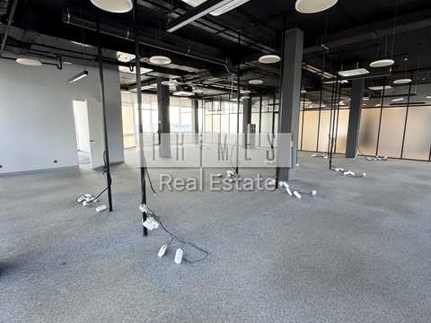 комерційна за адресою Товарна вул., 1