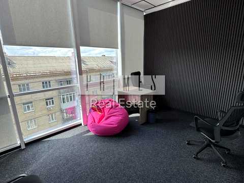 комерційна за адресою Товарна вул., 1