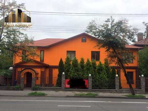 комерційна за адресою Валерія Лобановського просп. (Червонозоряний), 30