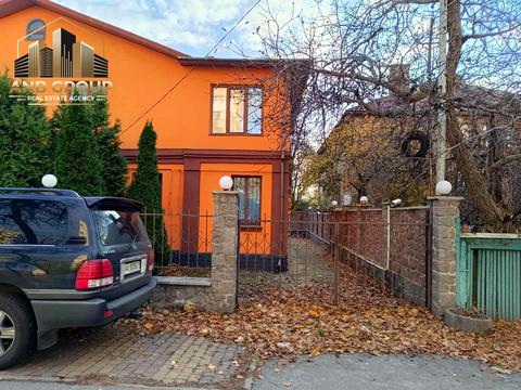 комерційна за адресою Валерія Лобановського просп. (Червонозоряний), 30
