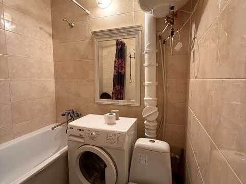 квартира по адресу Героев Крут ул. (Валентини Терешкової), 38