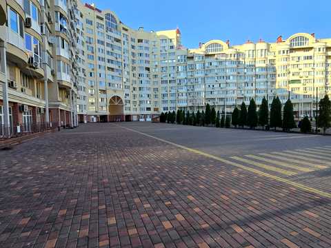 паркомісце за адресою Лазурна вул., 5 к12