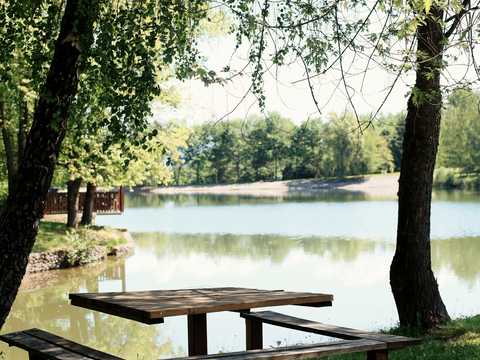 комерційна за адресою с. Теребля, Волошина, 96