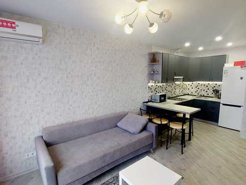квартира за адресою Любомира Гузара просп. (Космонавта Комарова), 11