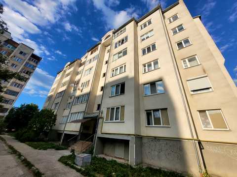 паркоместо по адресу 24-го Августа ул., 7-А