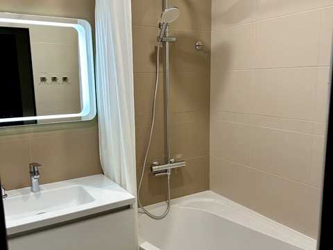 квартира за адресою Центральна вул., 33-В
