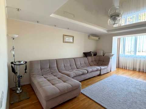 квартира за адресою Коновальця вул., 5