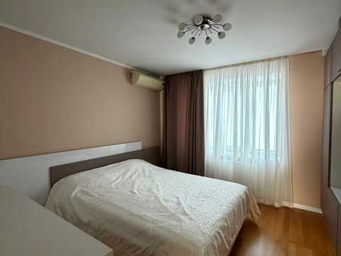 квартира за адресою Коновальця вул., 5