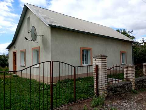 будинок за адресою с. Озерна, Довга вул.