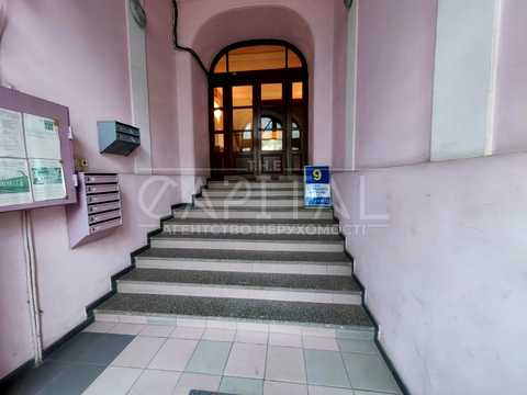 коммерческая по адресу Антоновича ул. (Горького), 9