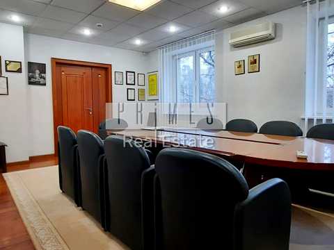 комерційна за адресою Верховинна вул., 18
