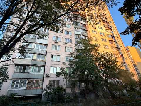 квартира за адресою Зої Гайдай вул., 9-А