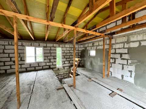 будинок за адресою с. Забуччя, Лісна