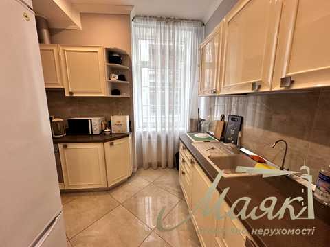 комерційна за адресою Болсуновська вул. (Сергія Струтинського), 23