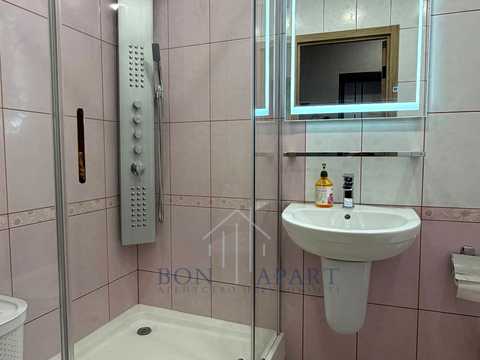 квартира за адресою Київ, Набережно-Хрещатицька вул., 11