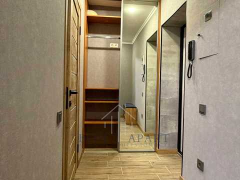 квартира за адресою Київ, Набережно-Хрещатицька вул., 11