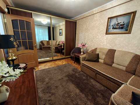 квартира за адресою Родини Глаголєвих вул. (Академіка Грекова), 12-А