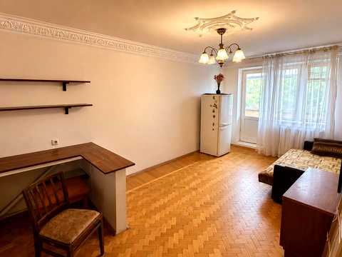 квартира за адресою Космонавтів просп., 6