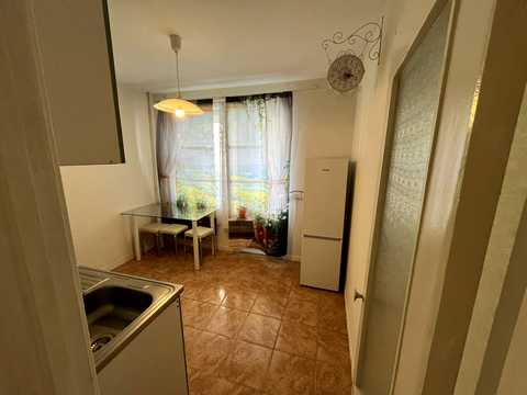 квартира за адресою Патріарха Мстислава Скрипника вул. (Миколи Островського), 11