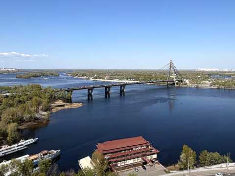 квартира за адресою Набережно-Рибальська вул., 27
