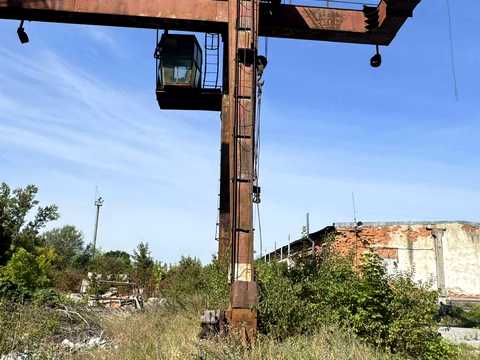 коммерческая по адресу Заводська, 33