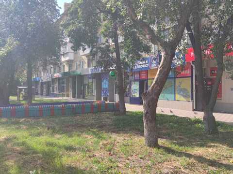 комерційна за адресою Київ, Любомира Гузара просп. (Космонавта Комарова), 30/28