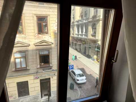 коммерческая по адресу Братьев Рогатинцев ул., 18
