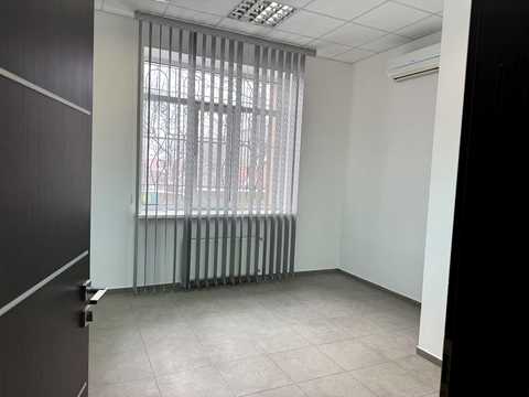 комерційна за адресою Генерала Миколи Юнаківа вул., 9-Б