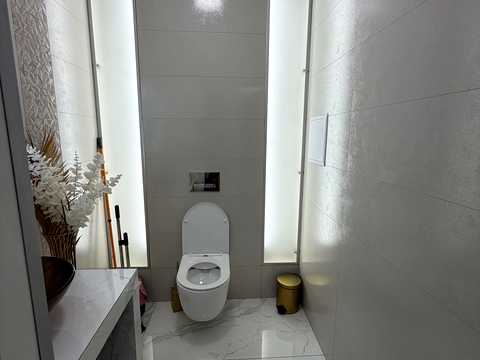 комерційна за адресою Академіка Сахарова вул., 3г