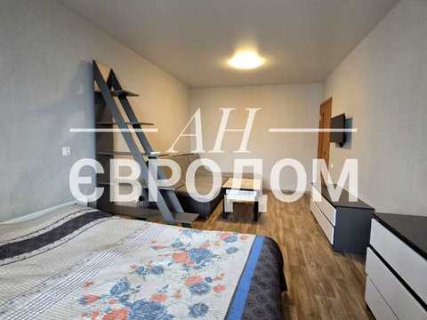 квартира за адресою Перемоги просп., 72г