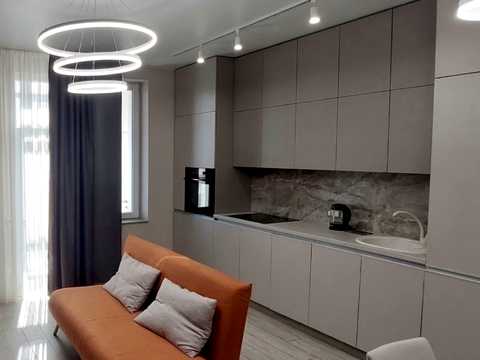 1875665318063184