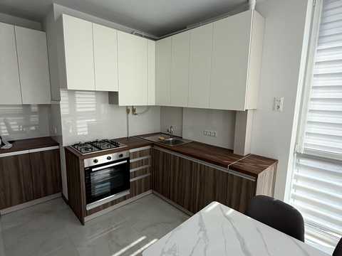 квартира за адресою Кришталева вул., 1
