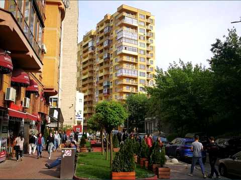 комерційна за адресою Євгена Коновальця вул. (Щорса), 36-Е